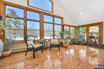 285 Chestnut Ridge Road, Woodcliff Lake, NJ 07677 - Photo 26