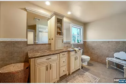 285 Chestnut Ridge Road, Woodcliff Lake, NJ 07677 - Photo 26