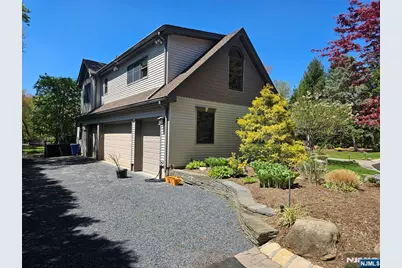 285 Chestnut Ridge Road, Woodcliff Lake, NJ 07677 - Photo 6