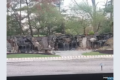 285 Chestnut Ridge Road, Woodcliff Lake, NJ 07677 - Photo 4