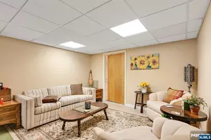 285 Chestnut Ridge Rd, Woodcliff Lake, NJ 07677 - Photo 36