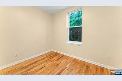 378 Baldwin Avenue Il #IL, Jersey City, NJ 07306 - Photo 12