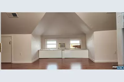 211 Broad Avenue 203 #203, Palisades Park, NJ 07650 - Photo 8