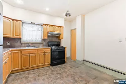 16 Murray Avenue, Paterson, NJ 07501 - Photo 10