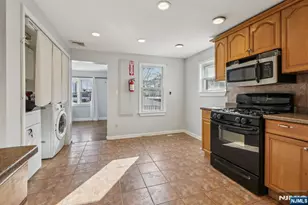 631 Valley St, Orange, NJ 07050 - Photo 18