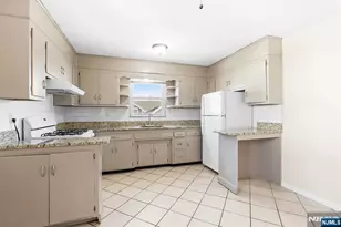 274 Greylock Pkwy, Belleville, NJ 07109 - Photo 40