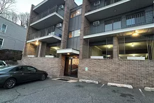 148 Undercliff Ave 2, Edgewater, NJ 07020 - Photo 2