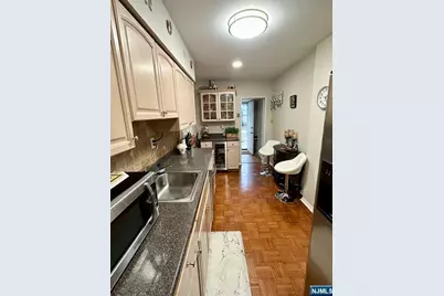 54 College Place, Ridgefield Park, NJ 07660 - Photo 4