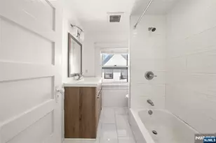 4 Francis Pl 2, Montclair, NJ 07042 - Photo 8