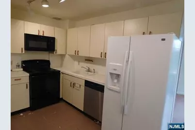 825 Palisade Avenue C2 #C2, Fort Lee, NJ 07024 - Photo 8