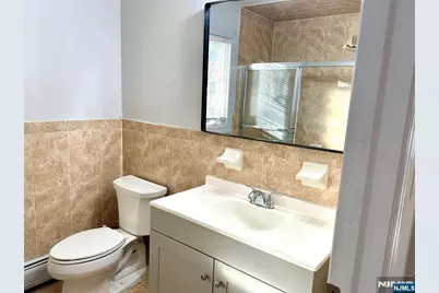 410 Abbott Avenue Fl 1 #FL 1, Ridgefield, NJ 07657 - Photo 10