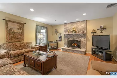 12 Catherine Terrace, Park Ridge, NJ 07656 - Photo 10