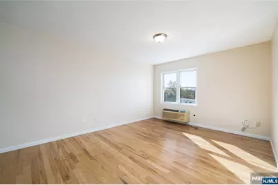 448 Palisade Avenue, Cliffside Park, NJ 07010 - Photo 6