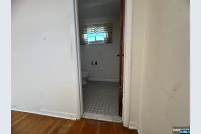 35 18th Avenue, Elmwood Park, NJ 07407 - Photo 18