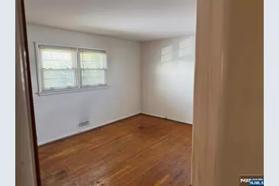 35 18th Avenue, Elmwood Park, NJ 07407 - Photo 20