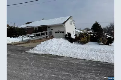 35 18th Avenue, Elmwood Park, NJ 07407 - Photo 2
