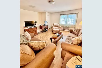 470 Valley Road C003A #C003A, Montclair, NJ 07043 - Photo 6