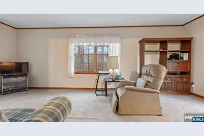 51 Black Oak Lane, Mahwah, NJ 07430 - Photo 8