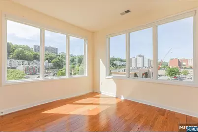 4 Main Street F112 #F112, Edgewater, NJ 07020 - Photo 2