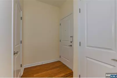 4 Main Street F112 #F112, Edgewater, NJ 07020 - Photo 4