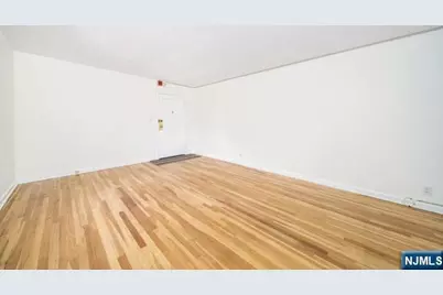 2330 Linwood Avenue 4C #4C, Fort Lee, NJ 07024 - Photo 6