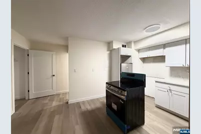 1590 Anderson Avenue 16F #16F, Fort Lee, NJ 07024 - Photo 2