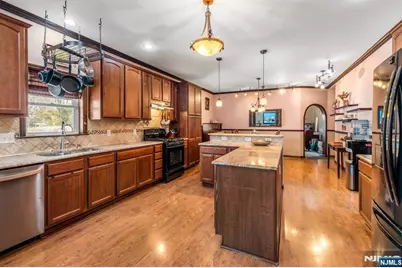 238 Park Avenue, Teaneck Township, NJ 07666 - Photo 8