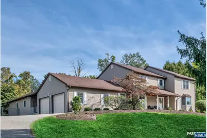 15 Cobbler Lane, Mahwah, NJ 07430 - Photo 1