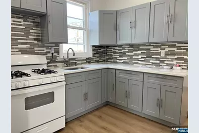 329 Centre Avenue, Secaucus, NJ 07094 - Photo 14