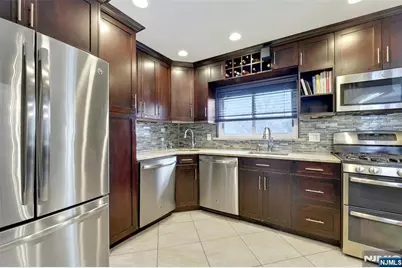 379 Wildrose Avenue, Bergenfield, NJ 07621 - Photo 8