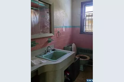 21 Sampson Street, Saddle Brook Township, NJ 07663 - Photo 6