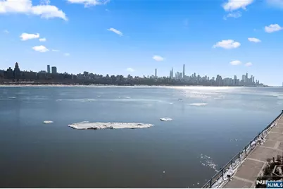 402 Jefferson Court 402 #402, Edgewater, NJ 07020 - Photo 4