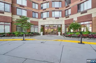 100 Old Palisade Road L7, Fort Lee, NJ 07024 - Photo 2