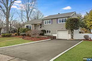 715 Bush Pl, Paramus, NJ 07652 - Photo 26