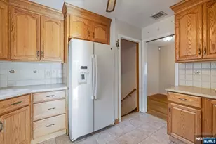 715 Bush Pl, Paramus, NJ 07652 - Photo 8