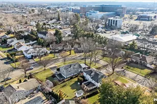 715 Bush Pl, Paramus, NJ 07652 - Photo 32