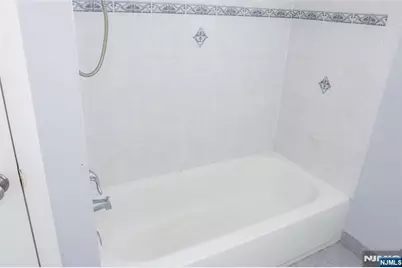 118 Hobart Avenue, Rutherford, NJ 07070 - Photo 18