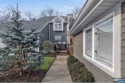 19 Crescent Hollow Court, Ramsey, NJ 07446 - Photo 2