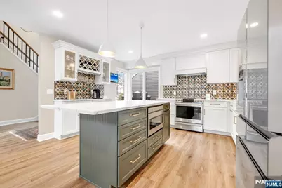 19 Crescent Hollow Court, Ramsey, NJ 07446 - Photo 8