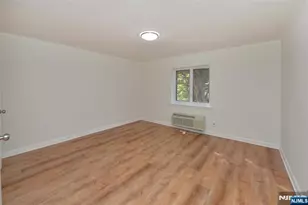 250 Oak H4, Ridgewood, NJ 07450 - Photo 8