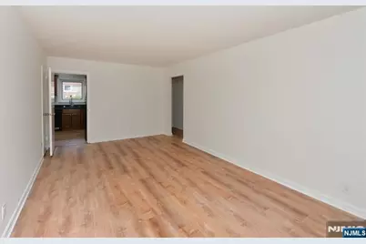 250 Oak H4 #H4, Ridgewood, NJ 07450 - Photo 6
