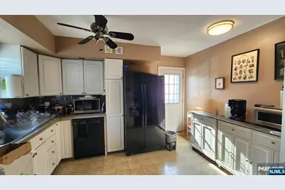 114 Avenue F, Lodi, NJ 07644 - Photo 4