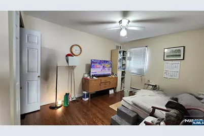 114 Avenue F, Lodi, NJ 07644 - Photo 6