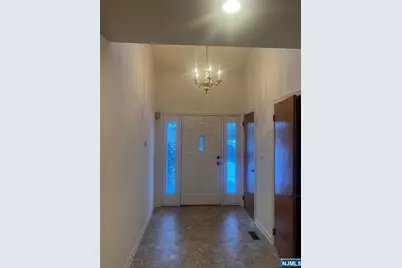 599 Apache Court, Mahwah, NJ 07430 - Photo 2