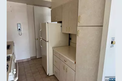 2 Horizon Road G-2 #G-2, Fort Lee, NJ 07024 - Photo 12