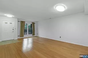 342 Village Ct, Fort Lee, NJ 07024 - Photo 8