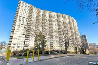 555 North Avenue 1 G #1 G, Fort Lee, NJ 07024 - Photo 2