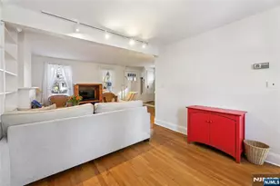 160 Pinewood Pl, Teaneck Township, NJ 07666 - Photo 10