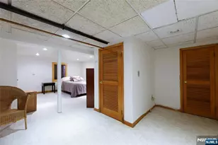 160 Pinewood Pl, Teaneck Township, NJ 07666 - Photo 26