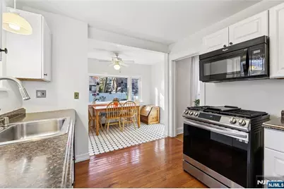 160 Pinewood Place, Teaneck Township, NJ 07666 - Photo 14